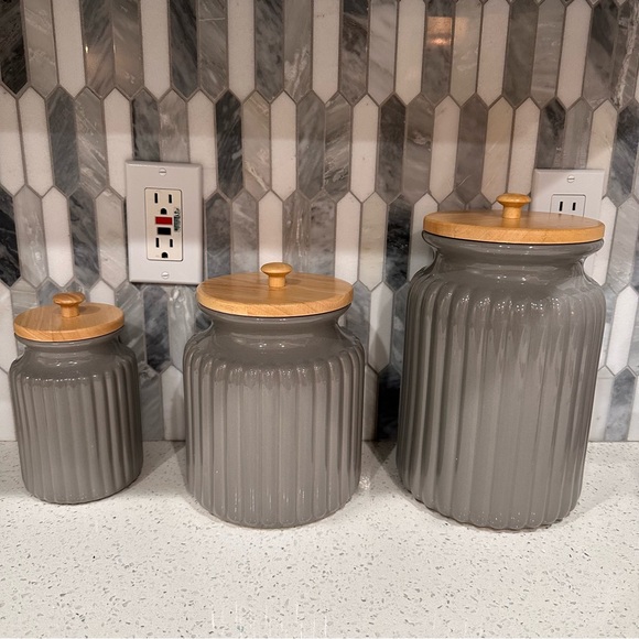 Kitchen Sugar and Flour Containers - Picture 2 of 6